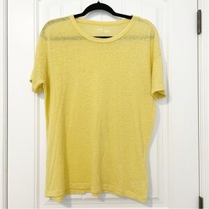 Aerie Breezy Graphic Boyfriend T-Shirt in Citron Yellow
Size Small